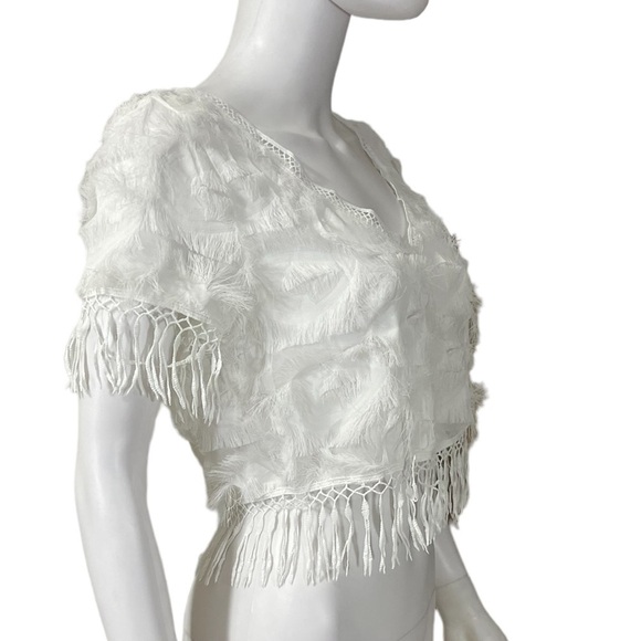 Women’s White Short Sleeve Fringe Feathery Top
New - Picture 6 of 6